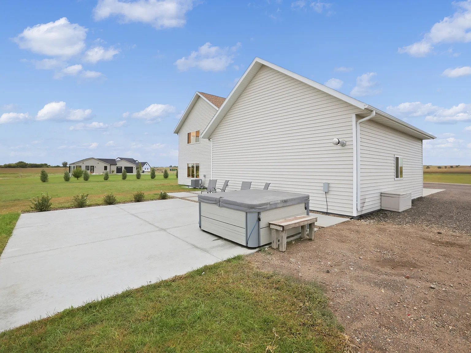464 Meadow Drive — Photo 3