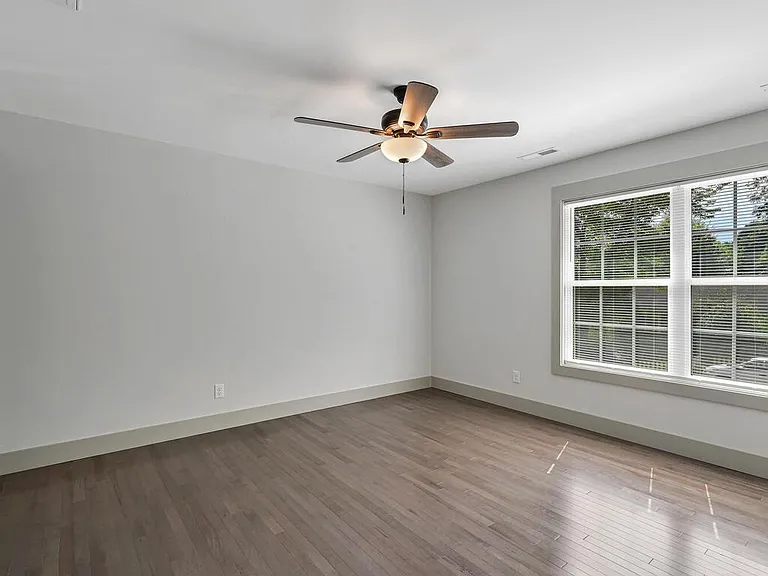 11 Fernwood Ave #2 — Photo 21