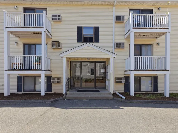 15 Houghton St APT 6, Worcester, MA 01604
