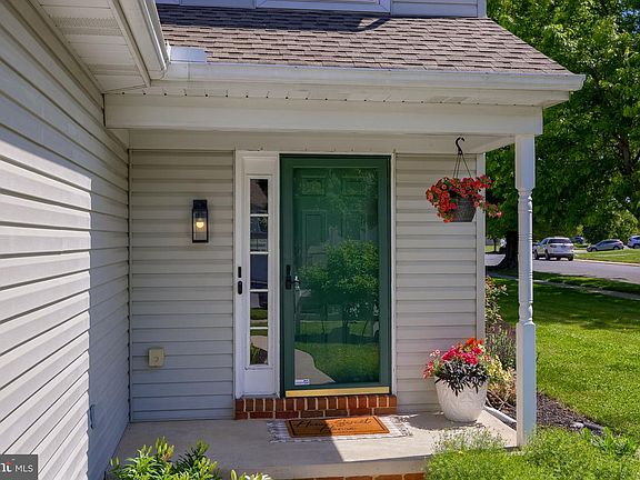 4th image of 4052 Parkside Ct