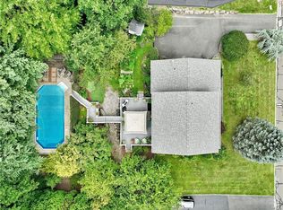 9 Dunnigan Dr, Pomona, NY 10970