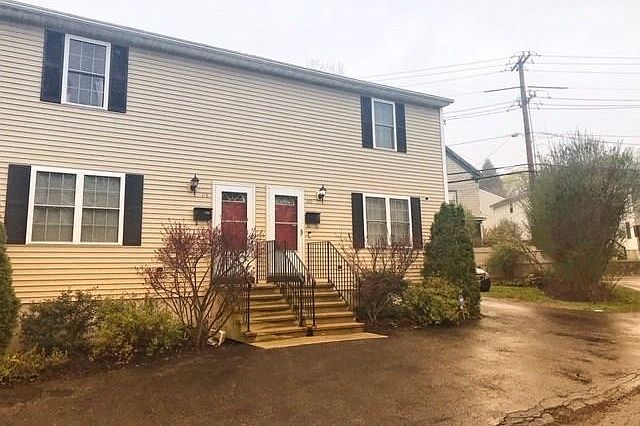 2nd image of 98 Henrietta St #100