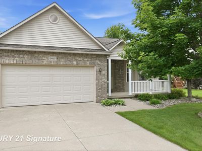 6460 Royal Club Dr, Flushing, MI, 48433
