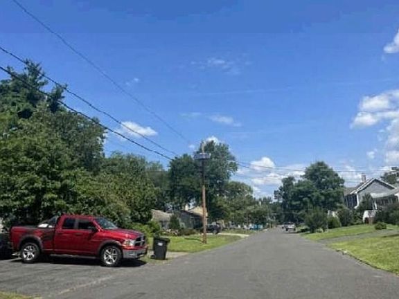 Exterior Neighborhood (street photo)
