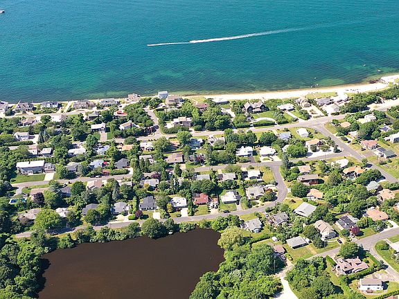 4th image of 8 Cranberry Rd