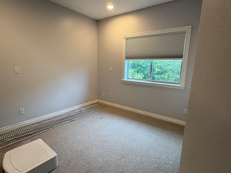 2556 S Eddy St — Photo 24