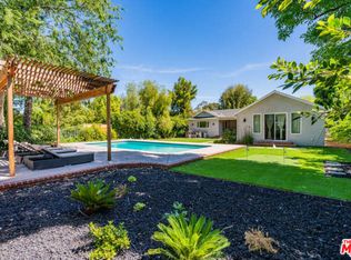 5907 Jumilla Ave, Woodland Hills, CA 91367