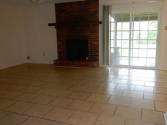 4th image of 2719 Phyllis Dr