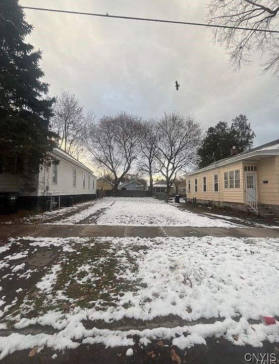 1st image of 211 Grumbach Ave #17