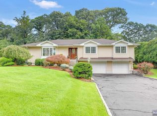 23 Hampshire Rd, Washington Township, NJ 07676
