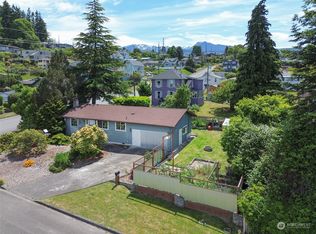 1034 E 7th St, Port Angeles, WA 98362