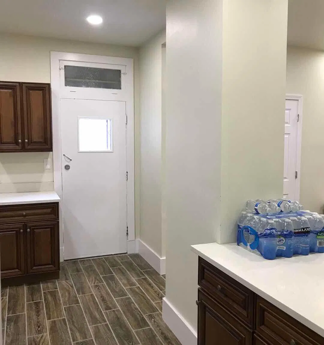 3129 Terrace St — Photo 2