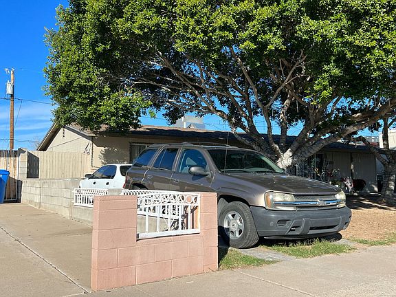 3rd image of 2144 W Poinsettia Dr