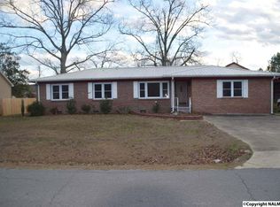 5537 3rd St, Hokes Bluff, AL 35903