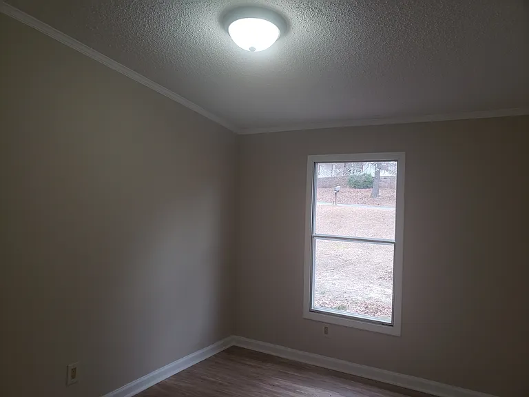 1017 Dunvegan Dr — Photo 11