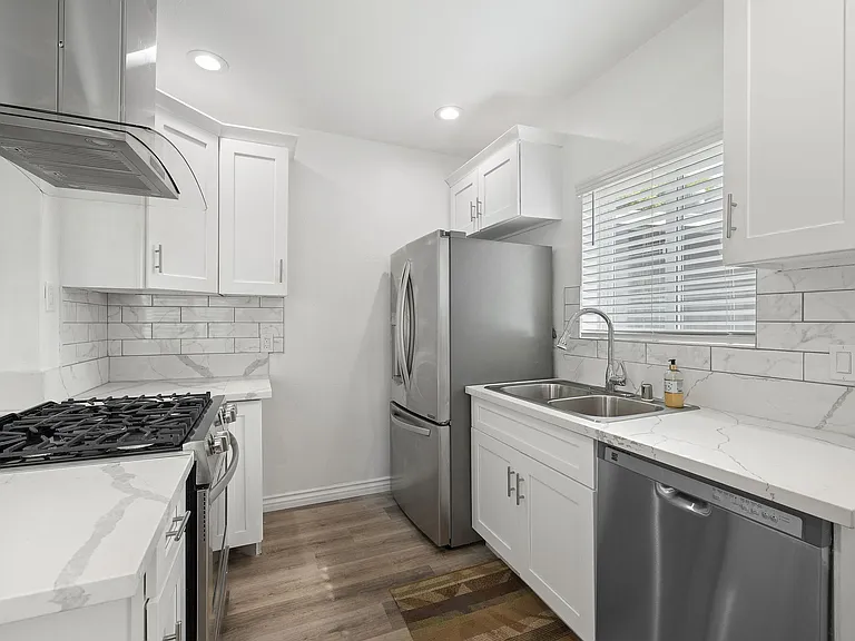 535 Wilson Ave #A — Photo 12