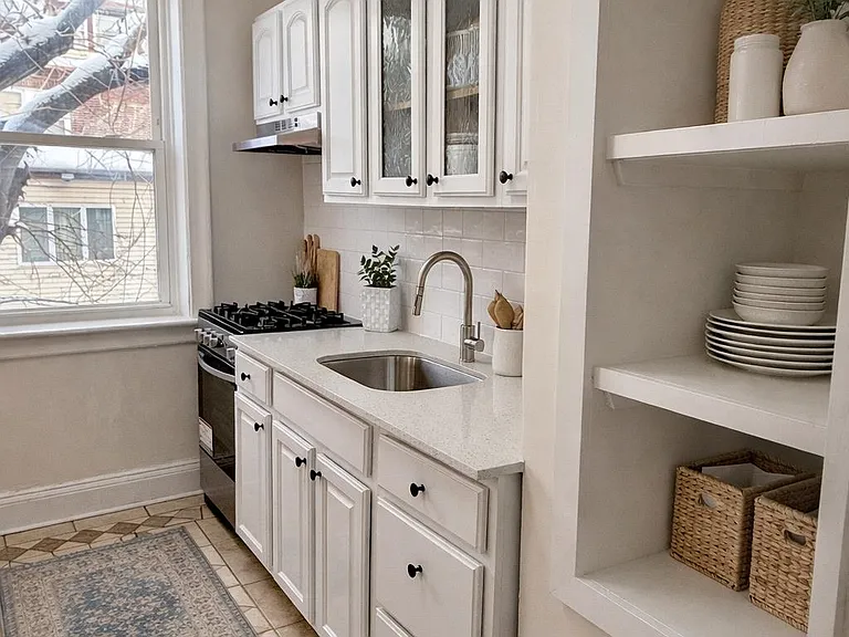 18 74th St #B5 — Photo 7