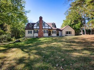 24 Ironia Rd, Mendham, NJ 07945