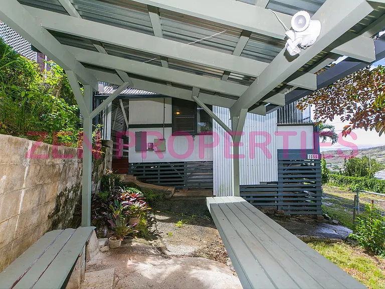1555 Moani St — Photo 8