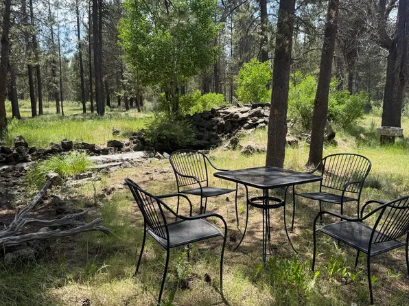 54282 Huntington Rd, Bend, OR 97707