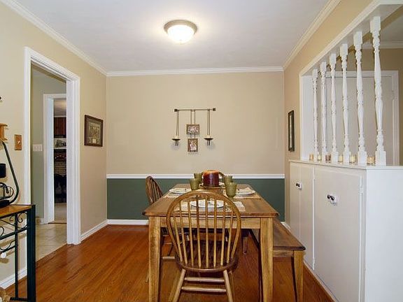 2nd image of 5866 Fontana St