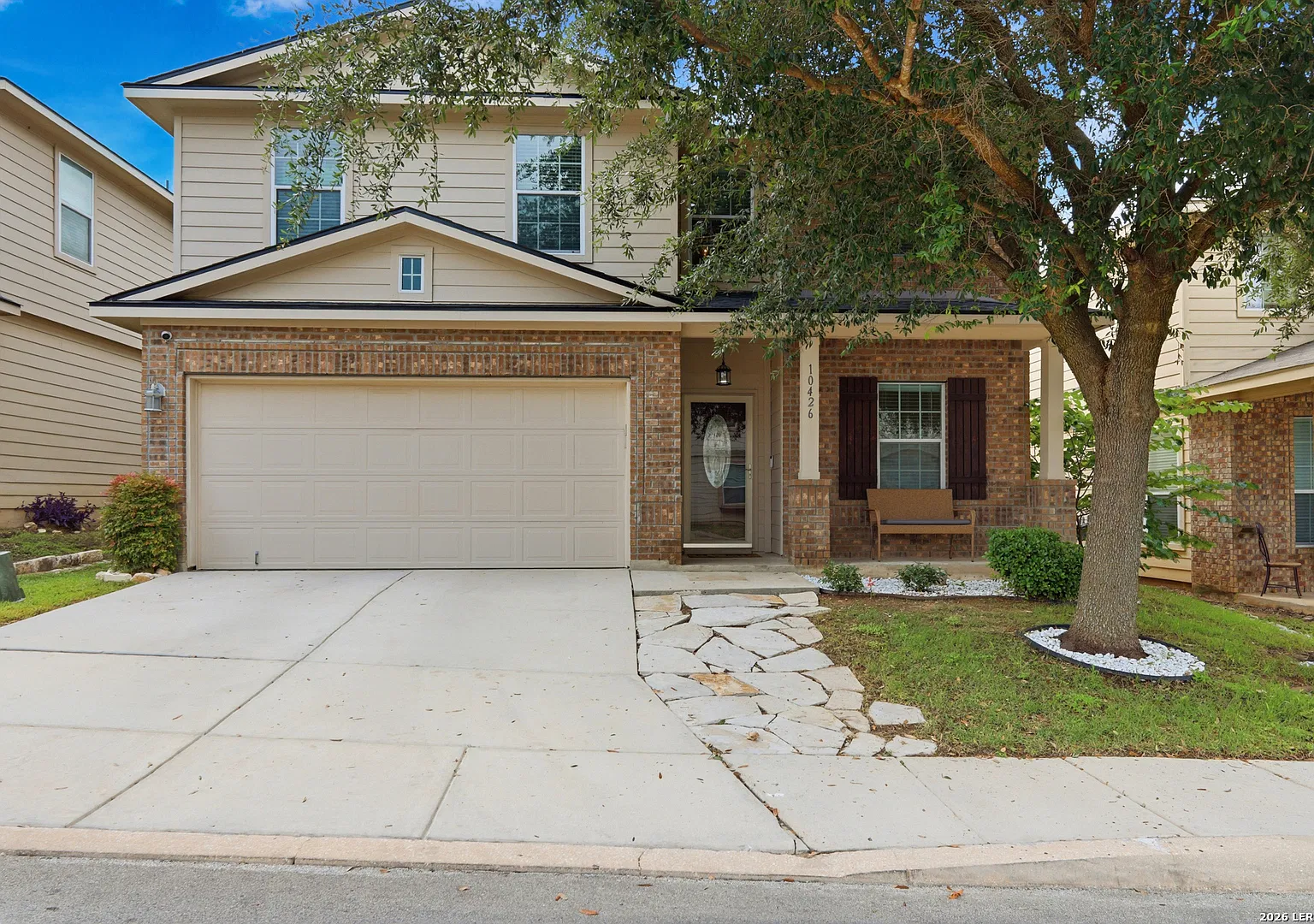 4 bed, 2.5 bath, 2513 sqft, $2,200 — Photo 1