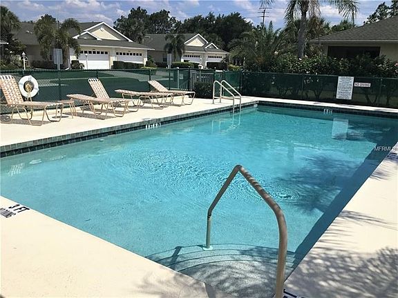 Fountain View Club House and Pool