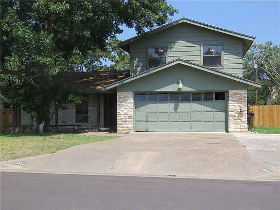 2nd image of 600 Cambridge Dr