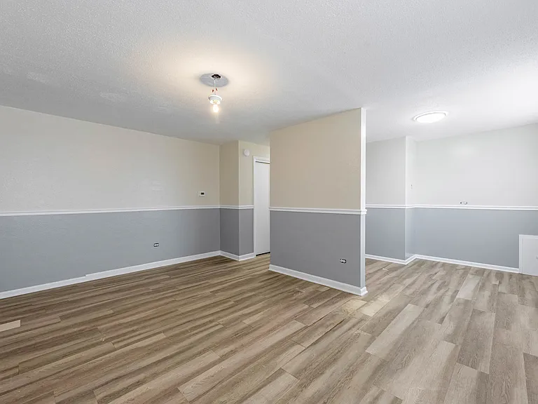 5508 W 55th St #7 — Photo 9