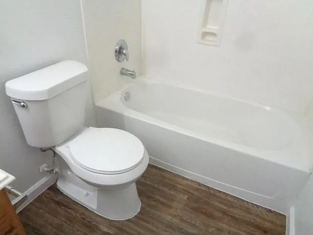 9507 Maple Green Ln — Photo 10