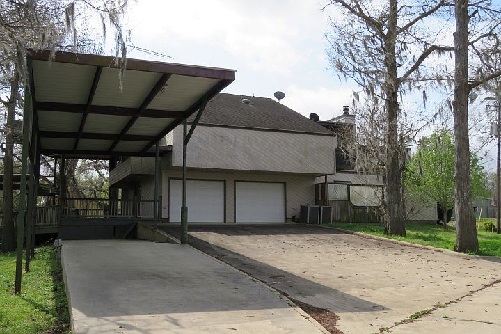 Rear view and RV Carport