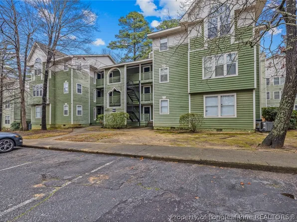 6813 Willowbrook Dr APT 9, Fayetteville, NC 28314