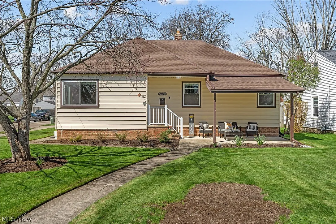 6788 Orchard Blvd photo 1