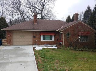 5806 W Ridgewood Dr, Parma, OH 44129