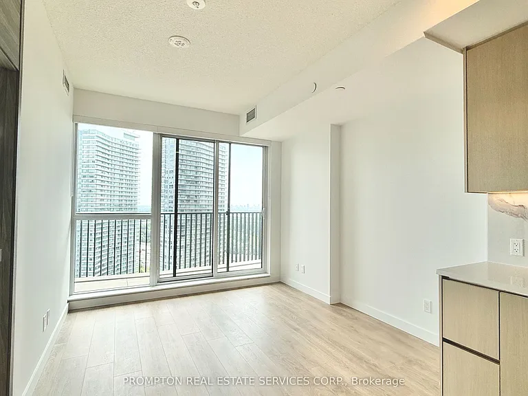 18 Esther Shiner Blvd #2311 — Photo 8