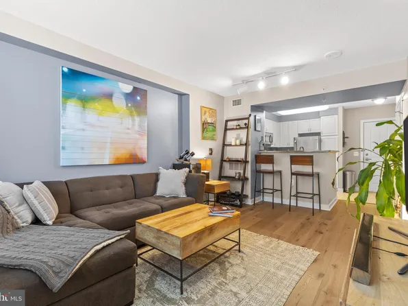 555 Massachusetts Ave NW APT 108, Washington, DC 20001