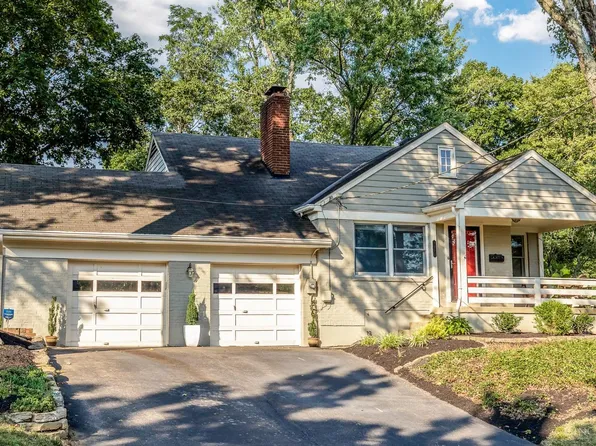 1212 Wayside Pl, Cincinnati, OH 45230