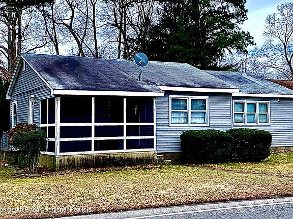 4th image of 1701 Lakeside Dr S