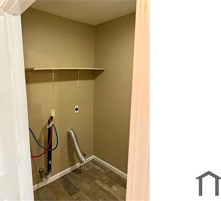 3 bed, $1,400 — Photo 2