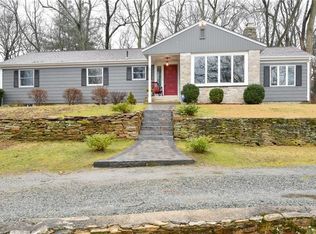 6 Overbrook Ln, East Greenwich, RI 02818