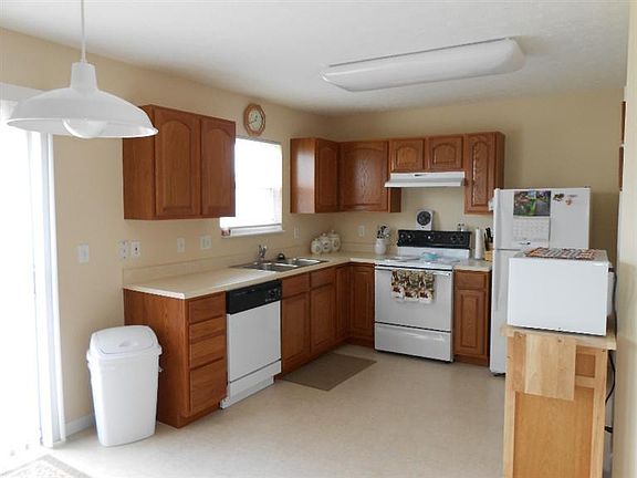 3rd image of 6698 Fayetta Dr