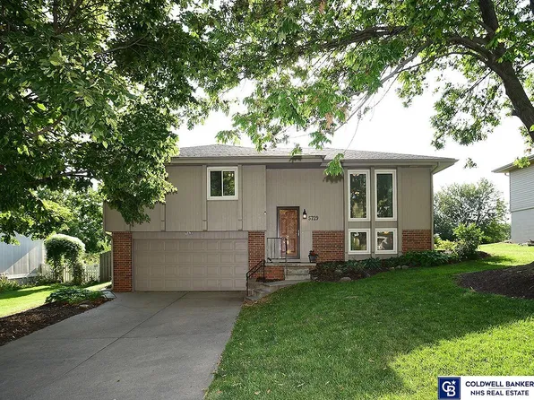5729 N 127th St, Omaha, NE 68164