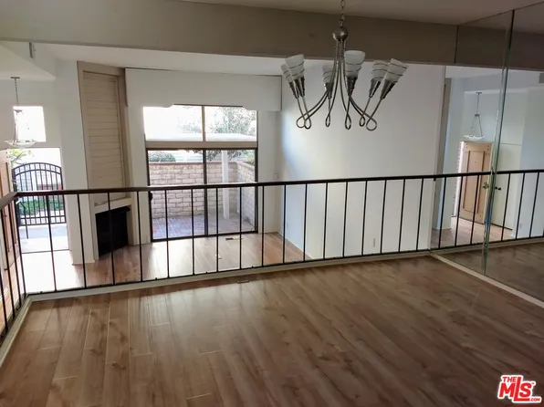 13065 Mindanao Way Unit 11, Los Angeles, CA 90292