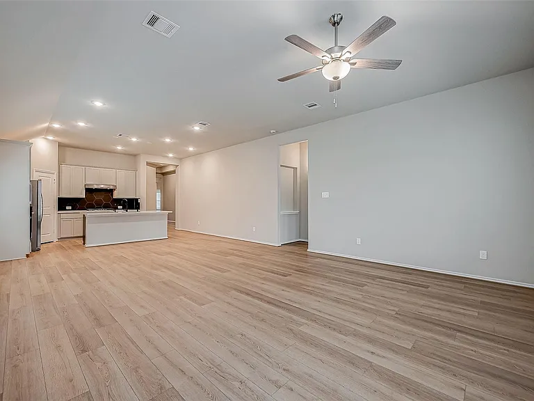 8539 International Falls Dr — Photo 9