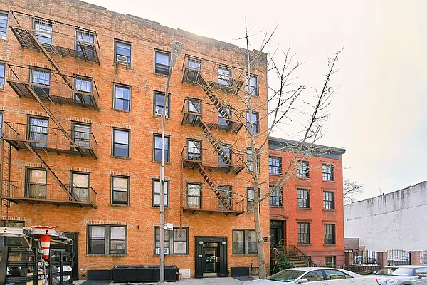 Rented by Living New York | media 24