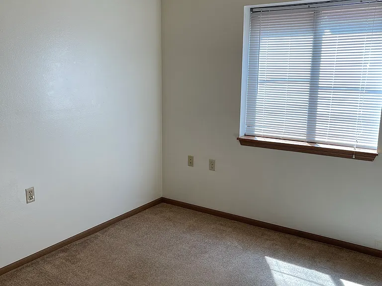 325 E College St #1611 — Photo 8