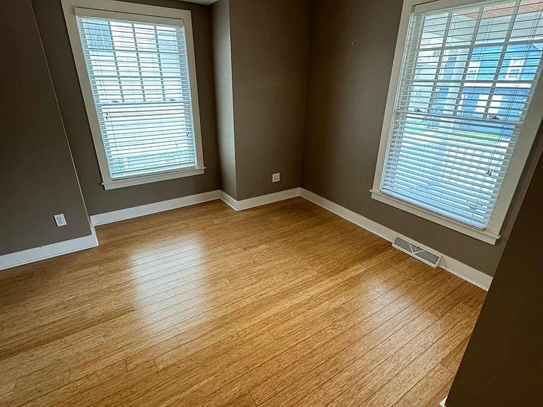 556 Pleasant St SE #1 — Photo 10