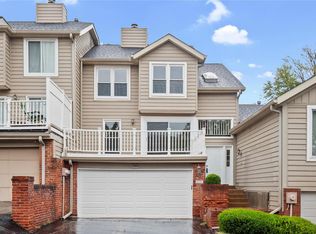 2222 Clayville Ct, Chesterfield, MO 63017