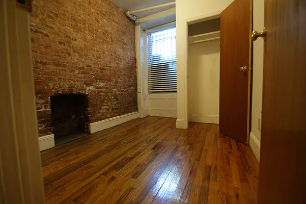 Rented by Michael Sloane Realty Company | media 8