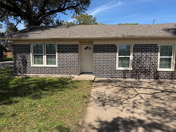 2nd image of 2501 Maple St